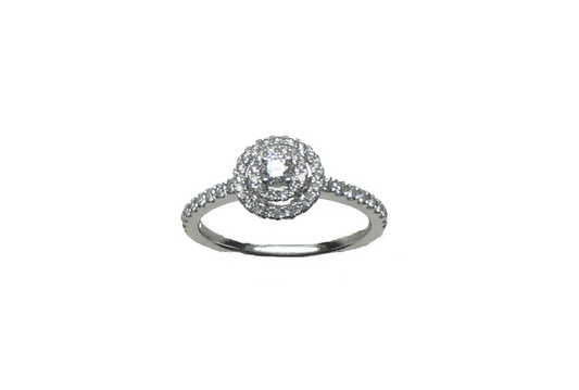Anillo de oro blanco de 18K con doble orla de diamantes y diamante central en talla brillante con un total de 0,67 cts