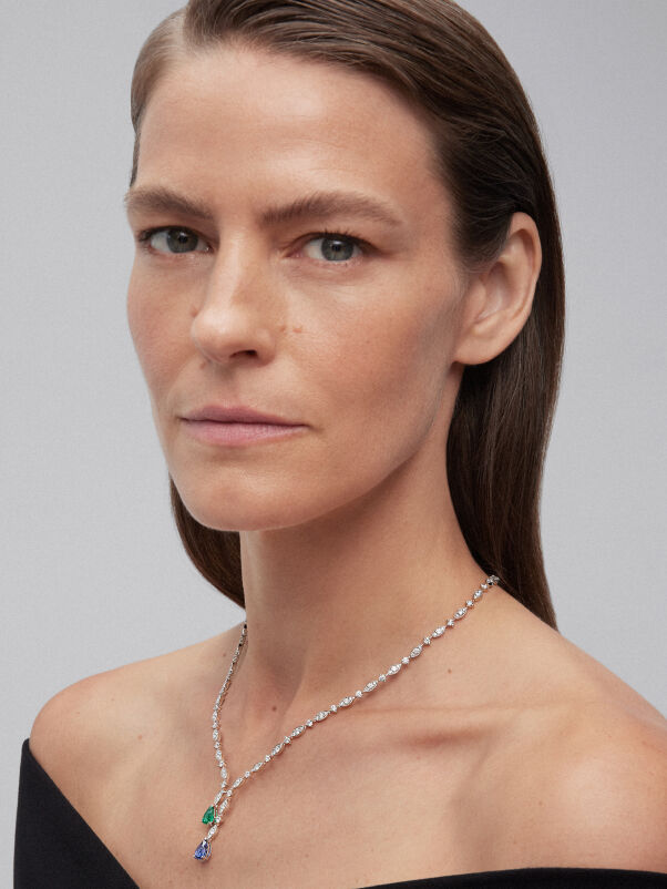 18K White Gold Riviere Choker Necklace with Sapphire