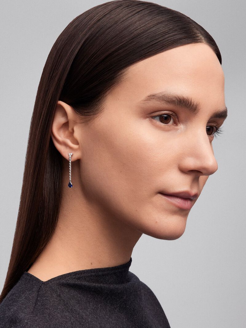 18K white gold earrings with 2 pear-cut blue sapphires with a total of 0.9 cts and 24 brilliant-cut diamonds with a total of 0.43 cts image number 1