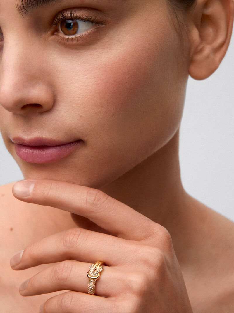 18K yellow gold ring with white diamonds of 0.32 cts and knot shape image number 3