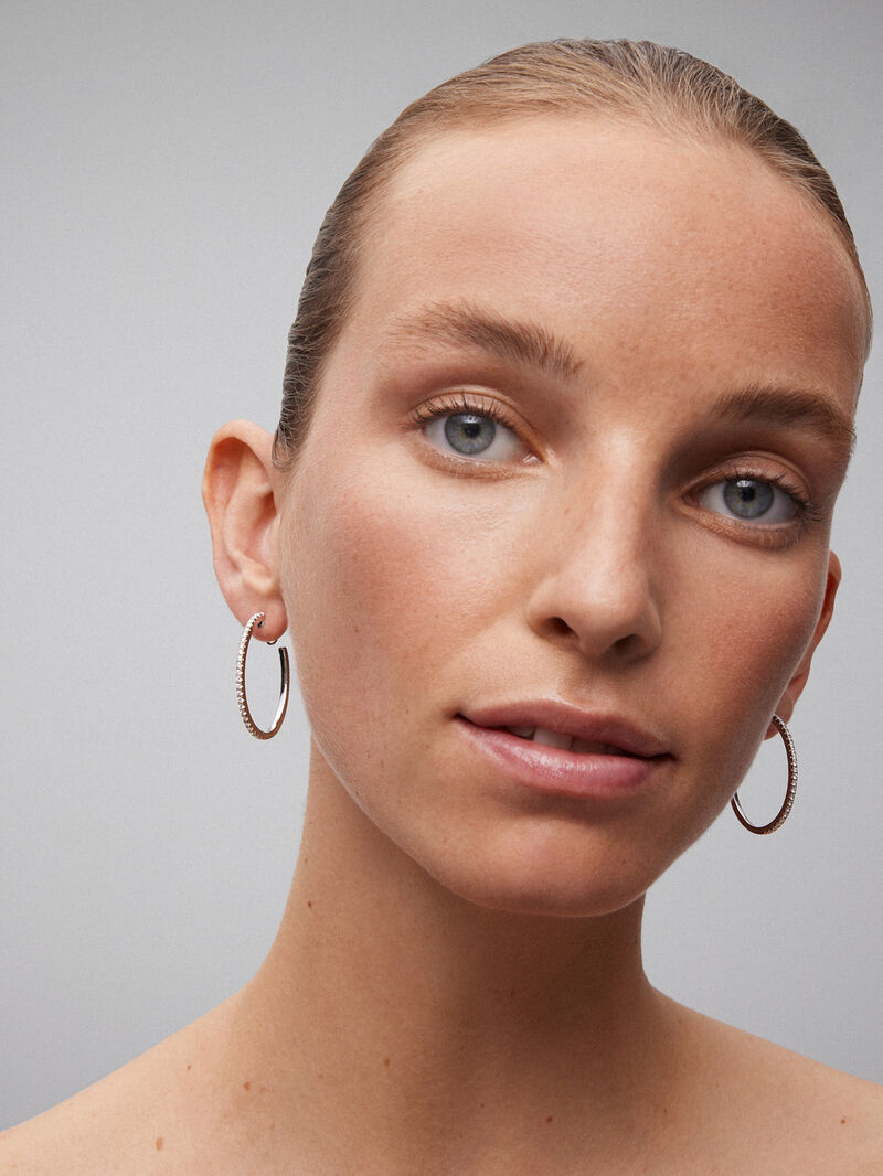 18K white gold hoop earrings with 50 brilliant-cut diamonds with a total of 0.74 cts image number 1