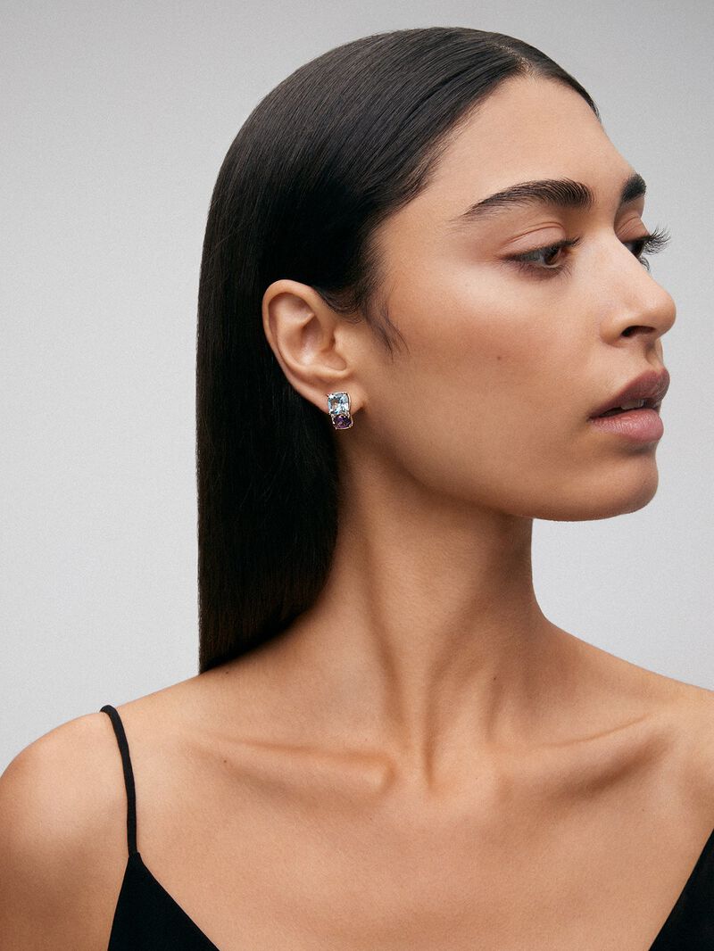 18K yellow gold earrings with 2 cushion-cut sky blue topazes, 2 oval-cut green amethysts and 4 brilliant-cut diamonds with a total of 0.11 cts image number 3