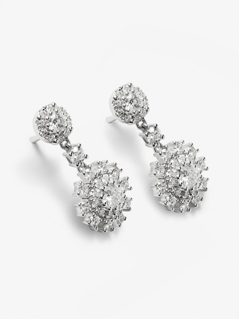 Grace Earrings image number 3