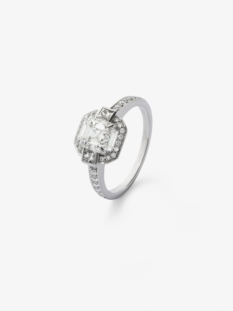 18K white gold ring with central asscher cut diamond of 1.51 cts, and border and arm with 2 princess cut diamonds with a total of 0.18 cts and 32 brilliant cut diamonds with a total of 0.26 cts image number 0