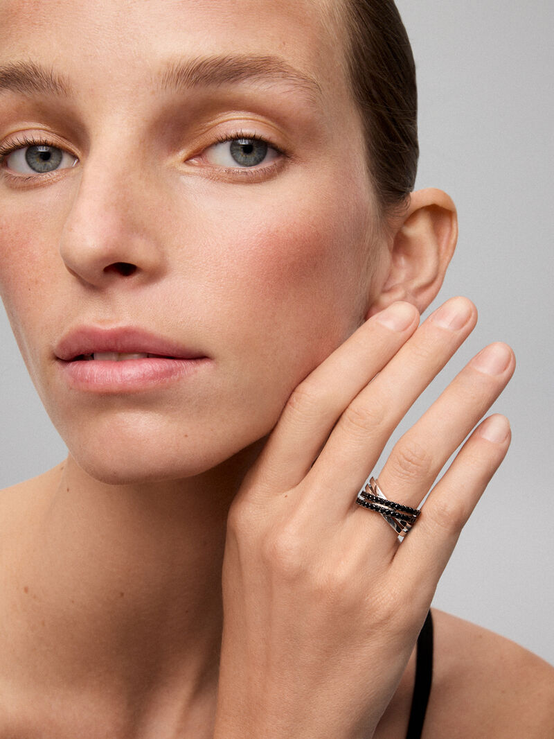 Cross multi-arm ring in 925 silver with 36 brilliant-cut black spinels with a total of 0.36 cts image number 4