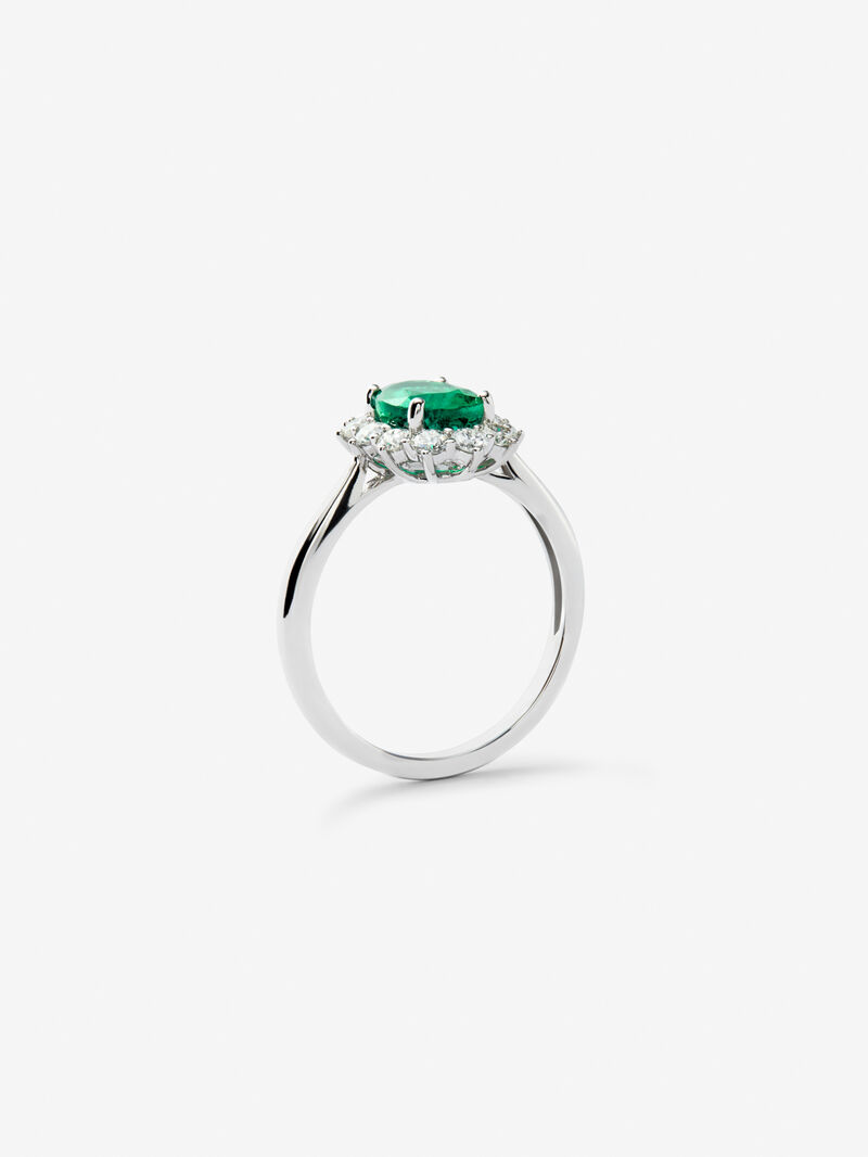 18K white gold ring with oval-cut green emerald of 1.42 cts and 12 brilliant-cut diamonds with a total of 0.45 cts image number 2