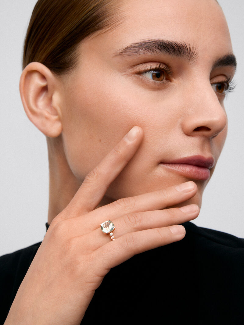 18K rose gold ring with cushion-cut green amethyst of 2.68 cts and 12 brilliant-cut diamonds with a total of 0.29 cts image number 1
