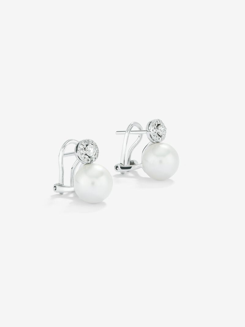 18K white gold pending with 8.5 mm and diamond pearl pendant image number 1