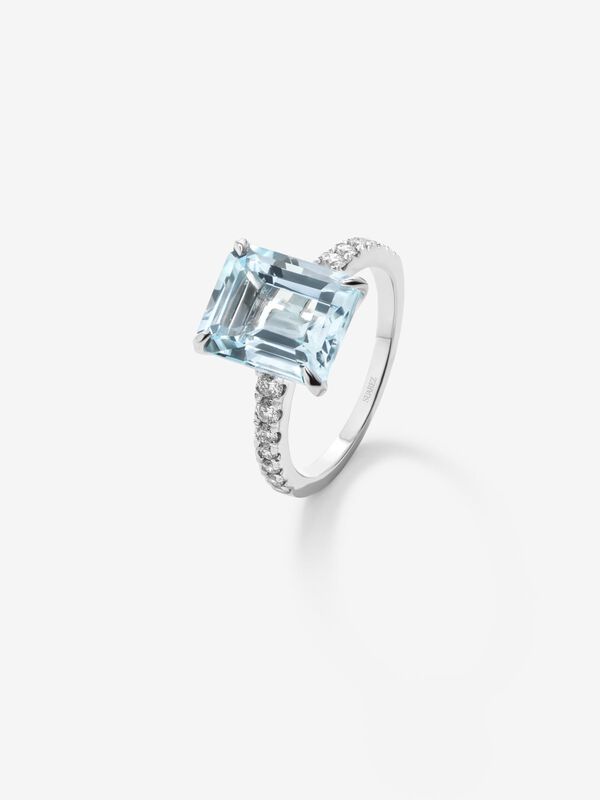 18 kt white gold ring with Sky blue topaz and diamonds, SO22088-OBDSKY11X9_V