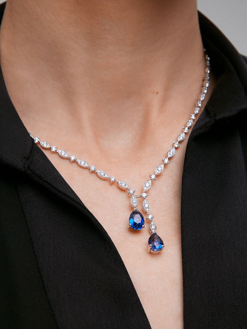 18K white gold necklace with intense blue sapps in 6.43 cts and white diamonds in 6.51 cts bright diamonds image number 3
