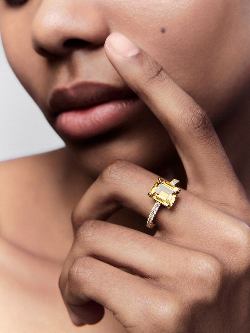 18K yellow gold ring with citrine and diamond image number 1