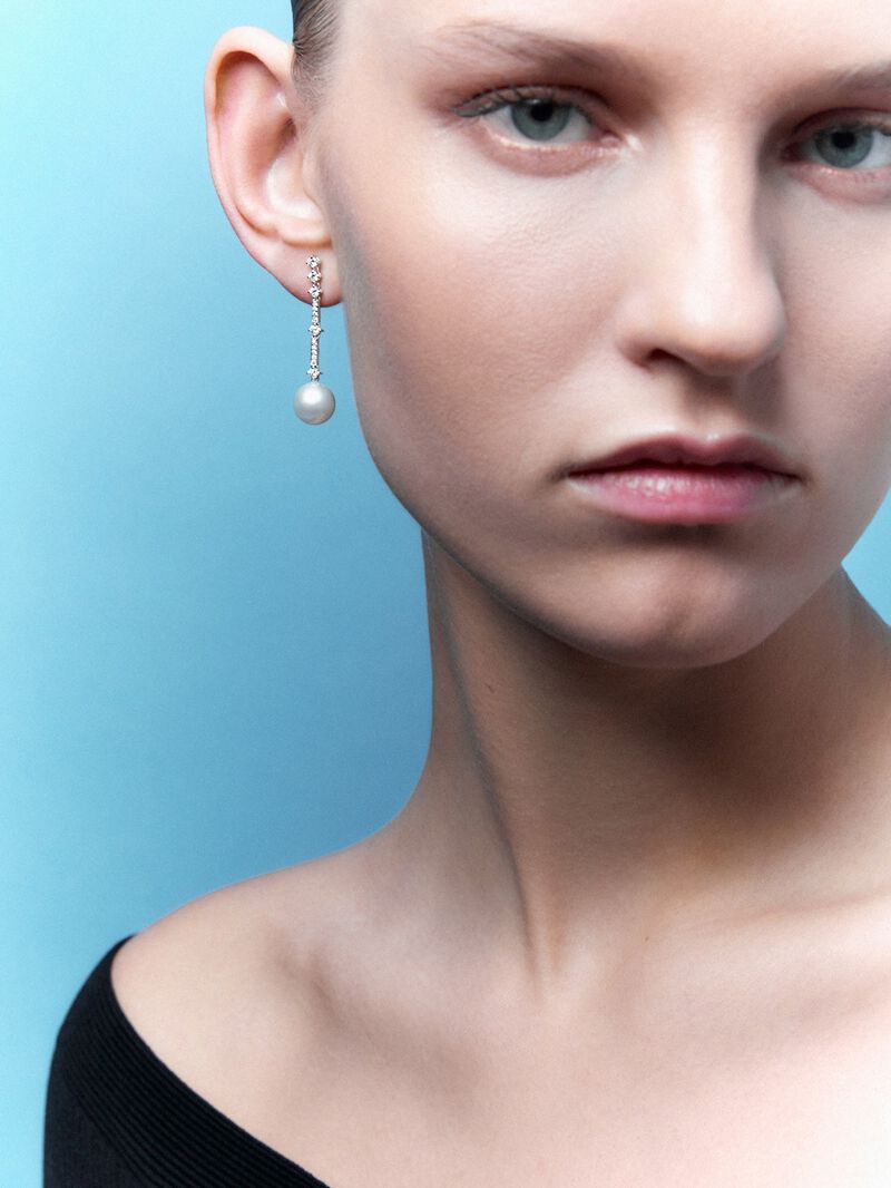 18K white gold earrings with 28 brilliant-cut diamonds with a total of 0.52 cts and 2 9mm Australian pearls image number 1
