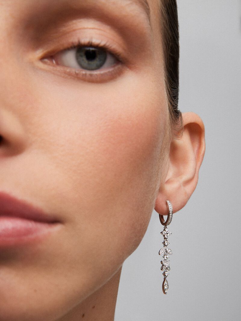 18K white gold earrings with 70 brilliant-cut diamonds with a total of 0.75 cts image number 3