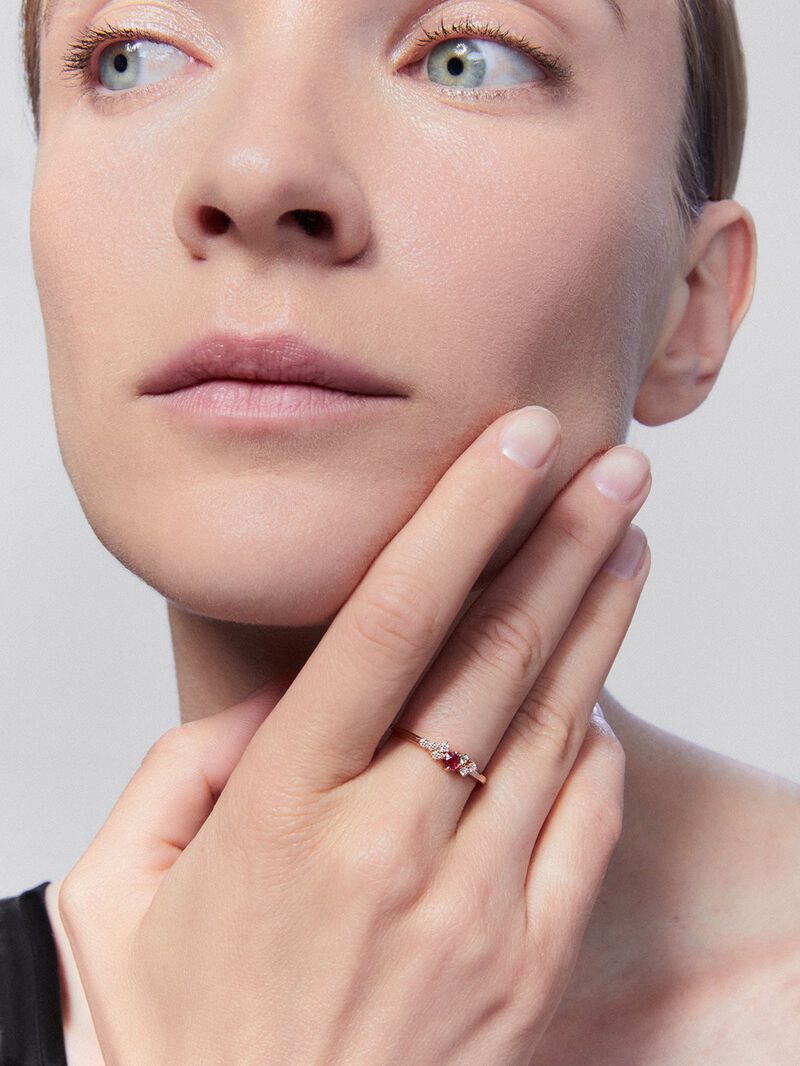 18K rose gold ring with brilliant cut ruby ​​of 0.21 cts and 7 brilliant cut diamonds with a total of 0.1 cts image number 1