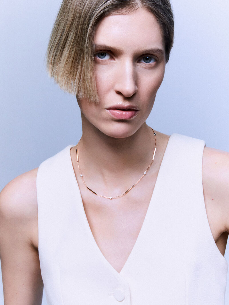 Choker necklace with 18K rose gold bars and diamonds image number 2
