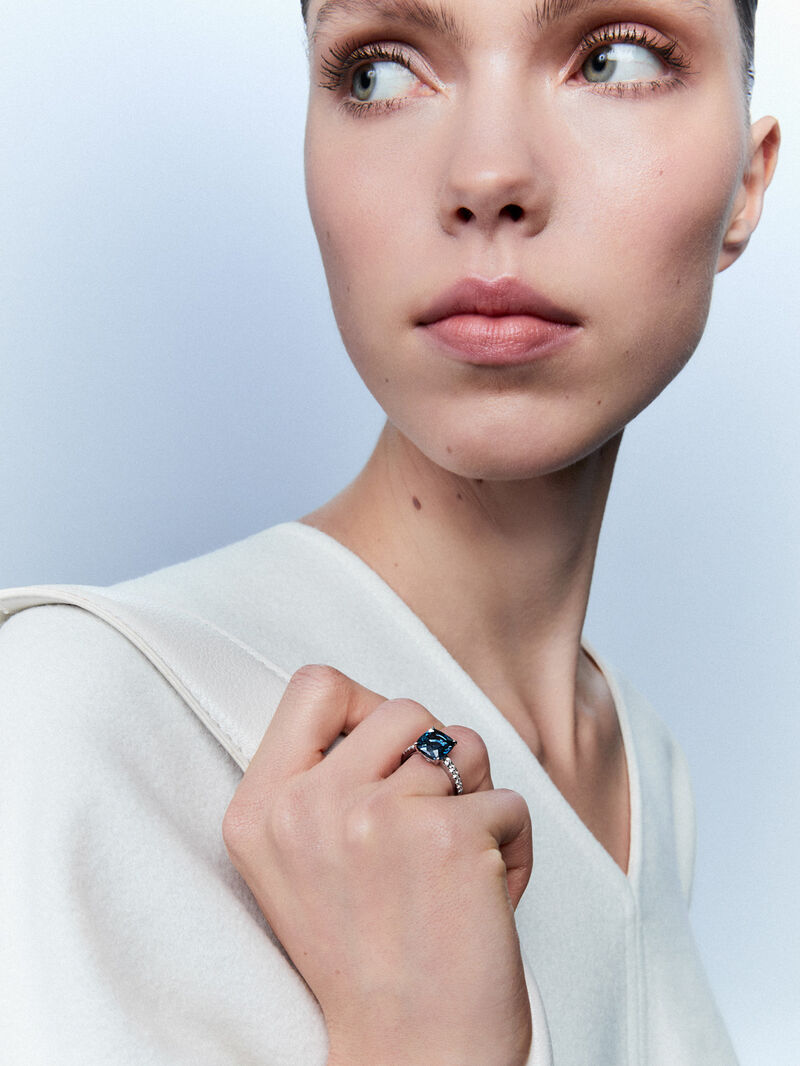 18K White Gold Solitaire Ring with Topaz and Diamond image number 2