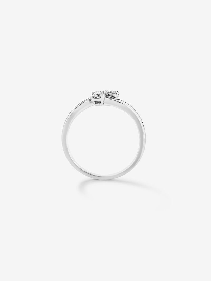 18K White Gold Diamond Solitaire Ring image number 4