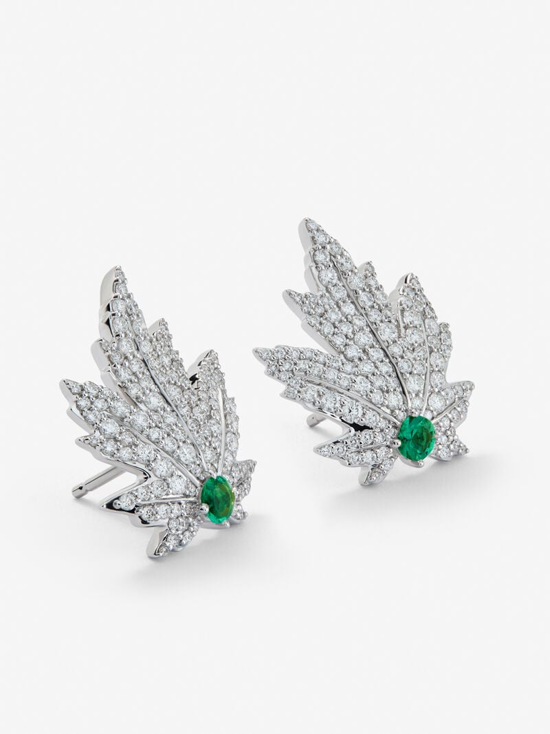 18K White Gold Maple Leaf Earrings with 0.34 ct Emeralds and Diamond Pavé image number 1
