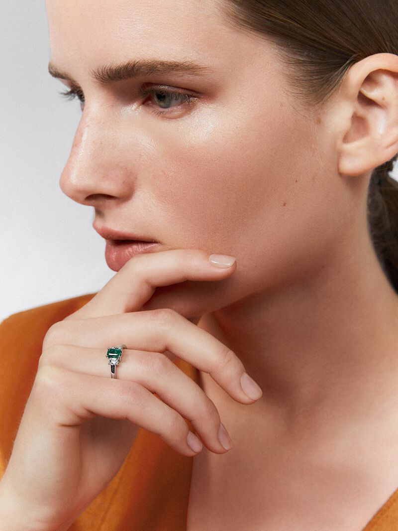 18K white gold triple ring with octagonal cut emerald of 0.5 cts and 2 emerald cut diamonds with a total of 0.31 cts image number 3