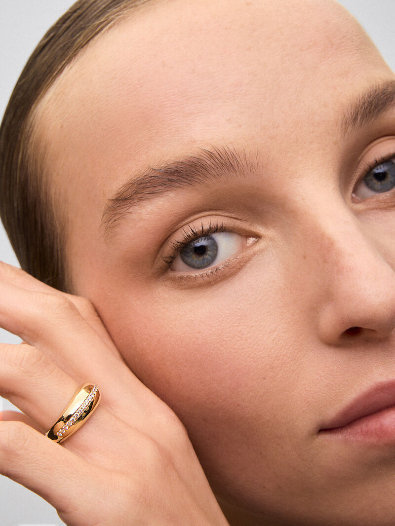 18K Yellow Gold Ring with Brilliant-Cut Diamonds image number 3