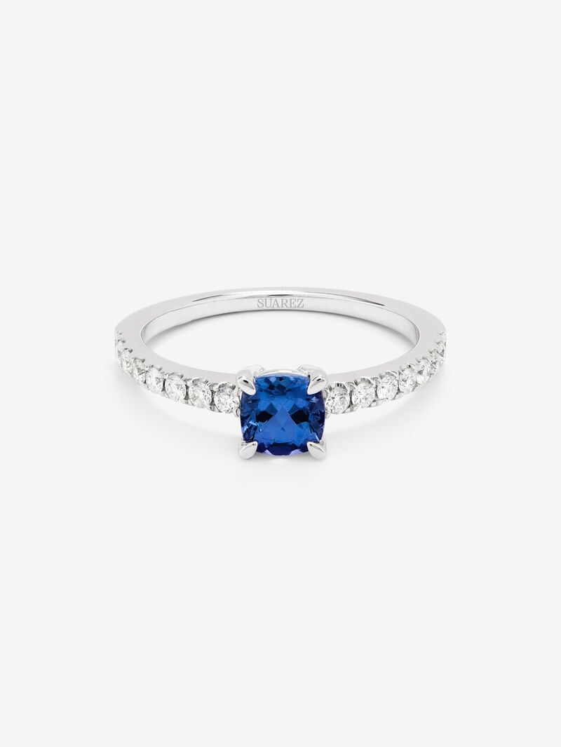 18K white gold solitaire ring with cushion-cut tanzanite of 0.72 cts and 16 brilliant-cut diamonds with a total of 0.26 cts image number 2