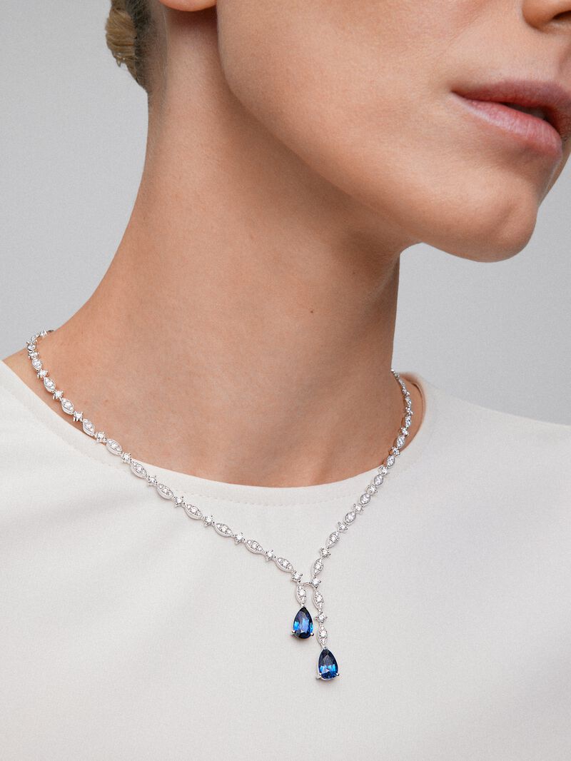 18K white gold necklace with pear-cut intense blue sapphires and 6.48 ct brilliant-cut white diamonds image number 3