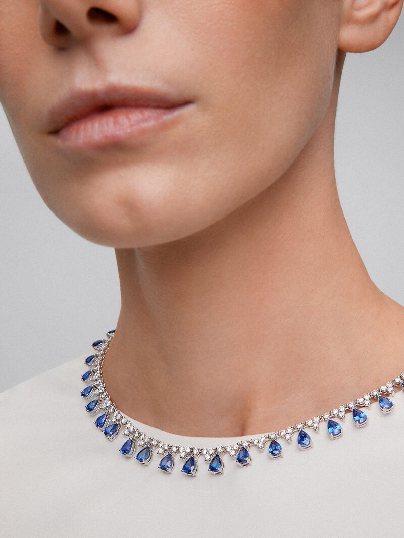 18K White Gold Rivière Collar with blue slopes of 16.62 cts and white diamonds in 8.84 cts bright diamonds image number 2