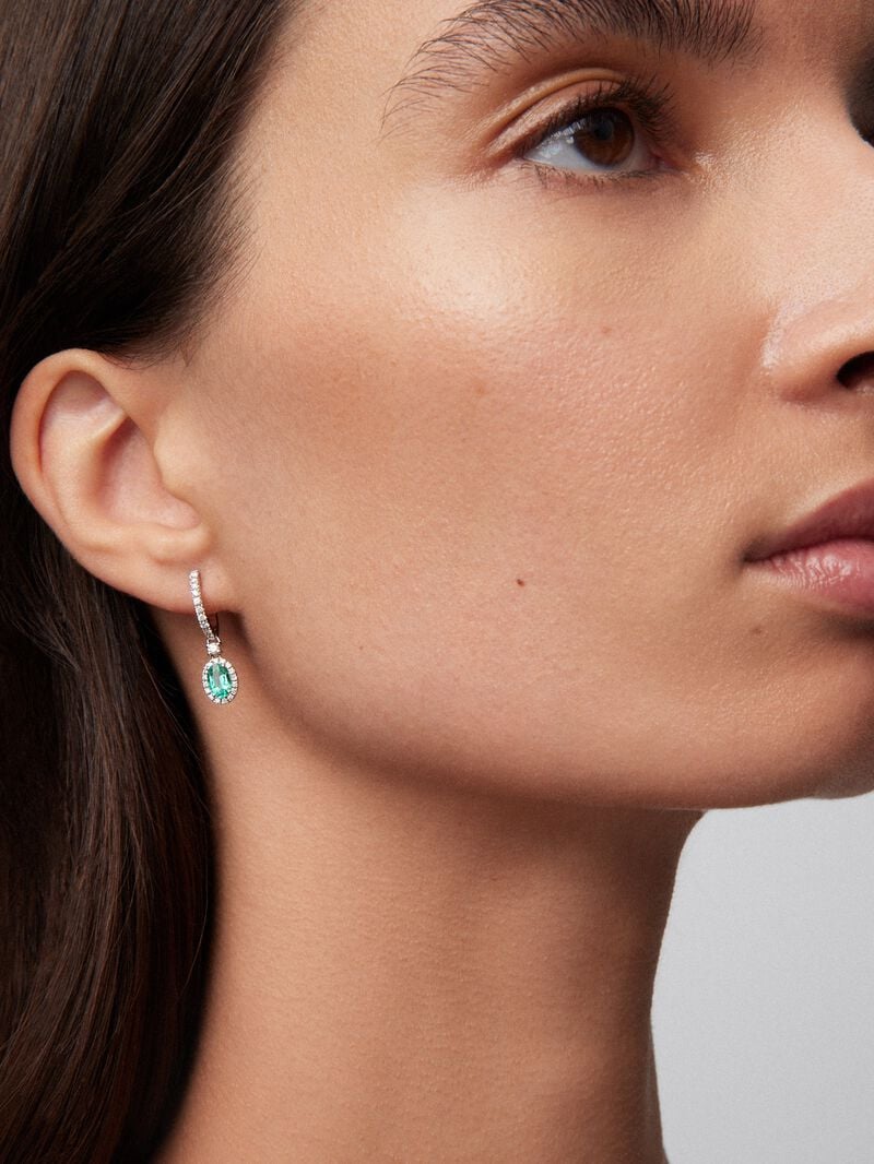 18K white gold earrings with green emerald image number 1