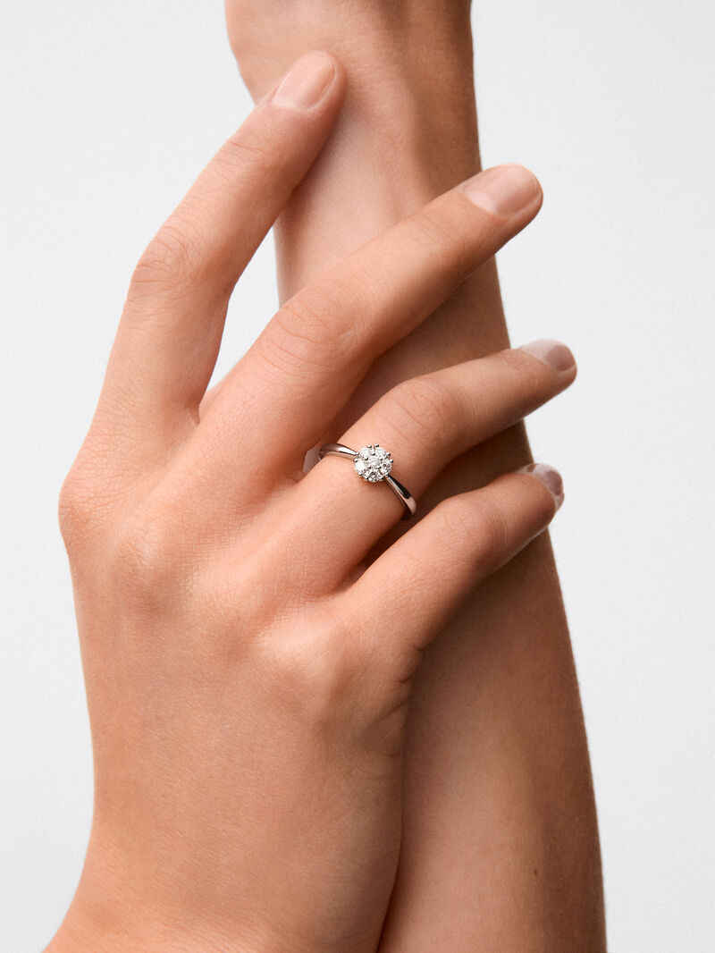 18K White Gold Diamond Pave Ring image number 3