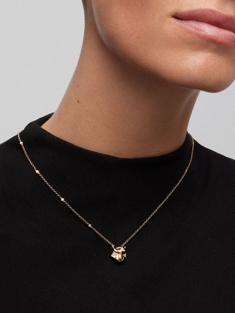 18K yellow gold pendant with 29 brilliant-cut diamonds with a total of 0.25 cts and a tiger shape image number 3