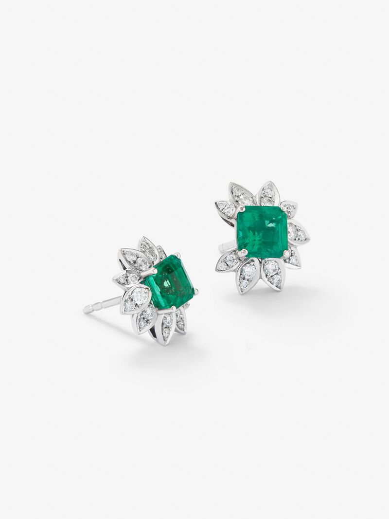 18K white gold earrings with 2 octagonal-cut green emeralds with a total of 2.47 cts and 36 brilliant-cut diamonds with a total of 0.47 cts image number 2