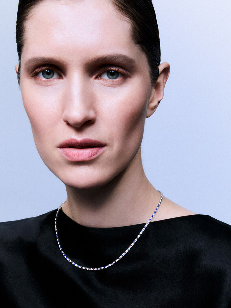 18K white gold riviere choker necklace with diamond and sapphire. image number 3