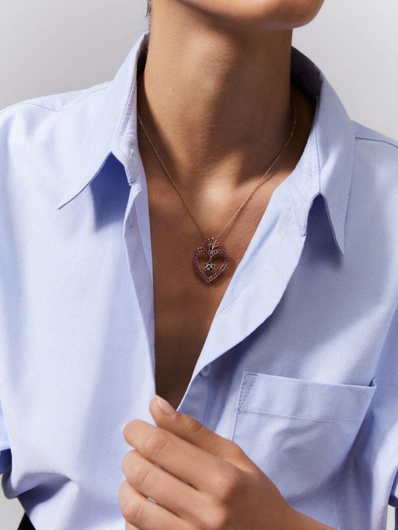 18K rose gold heart pendant with 44 brilliant-cut multicolor sapphires with a total of 2.98 cts image number 1