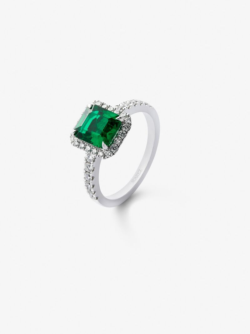 18K white gold ring with octagonal-cut green emerald of 2.07 cts and 36 brilliant-cut diamonds with a total of 0.5 cts image number 0
