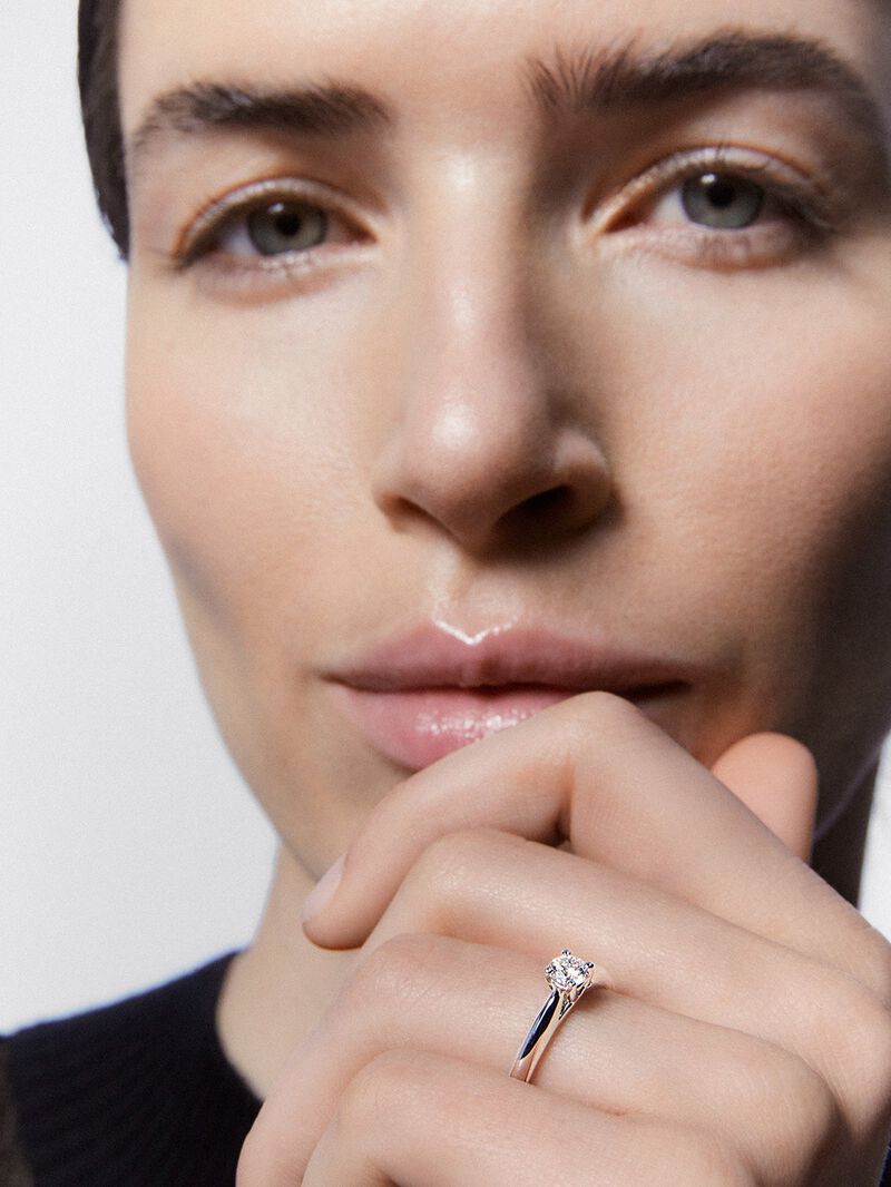 18K white gold solitaire ring with 0.3 ct brilliant cut diamond image number 3