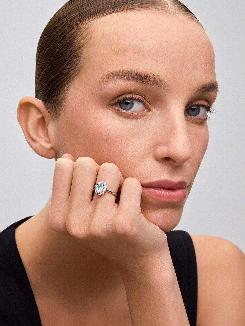 18K White Gold Star Ring with Aguamarina and Diamond image number 0