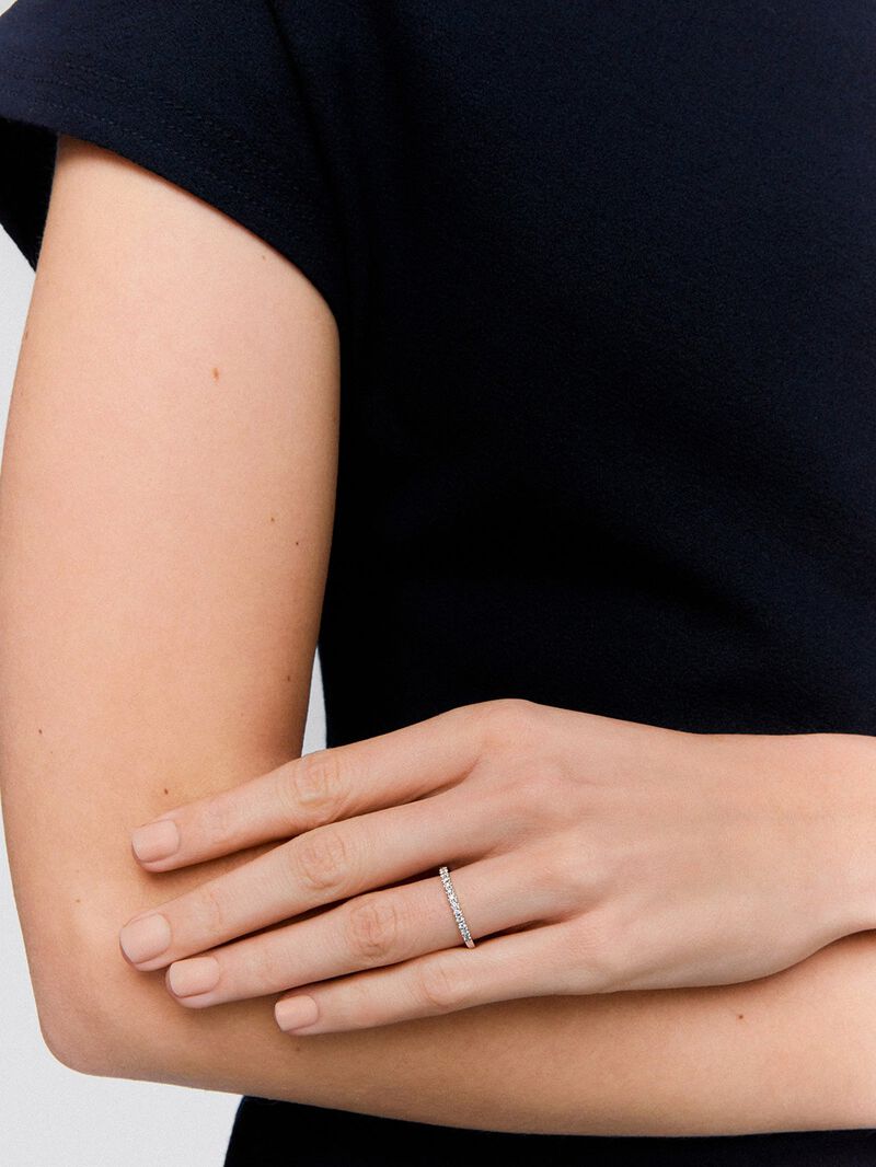 Half ring in 18K white gold with 15 brilliant-cut diamonds with a total of 0.15 cts image number 3