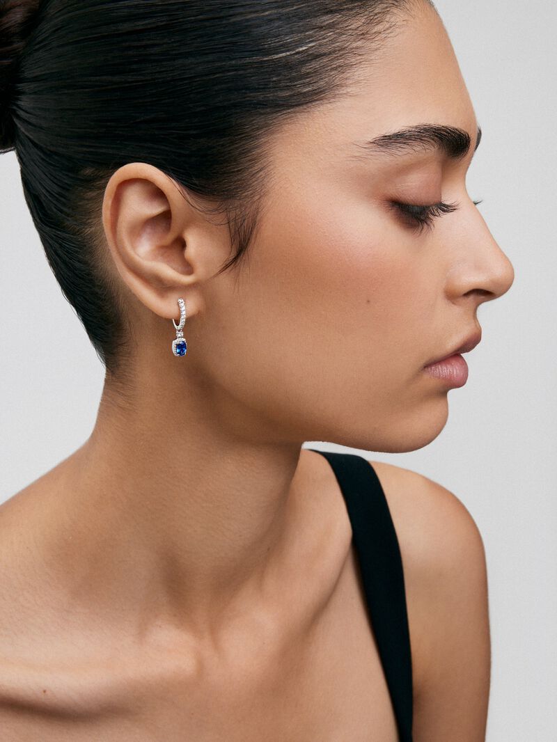 18K white gold earrings with blue zafiros in oval size 1.35 cts and white diamonds in 0.41 cts bright size image number 3