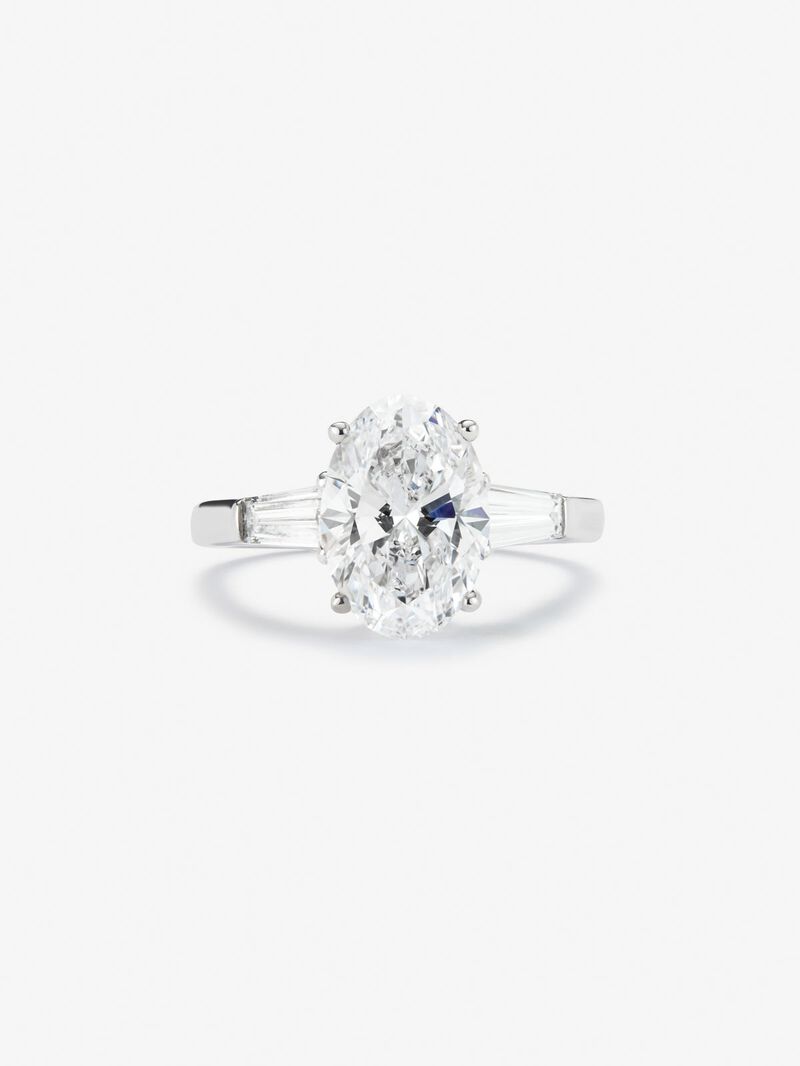 18K white gold ring with oval-cut diamond of 3.01 cts and 2 trapezoid-cut diamonds with a total of 0.49 cts image number 3