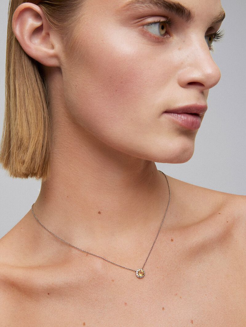 18K white gold pendant chain with citrine. image number 3