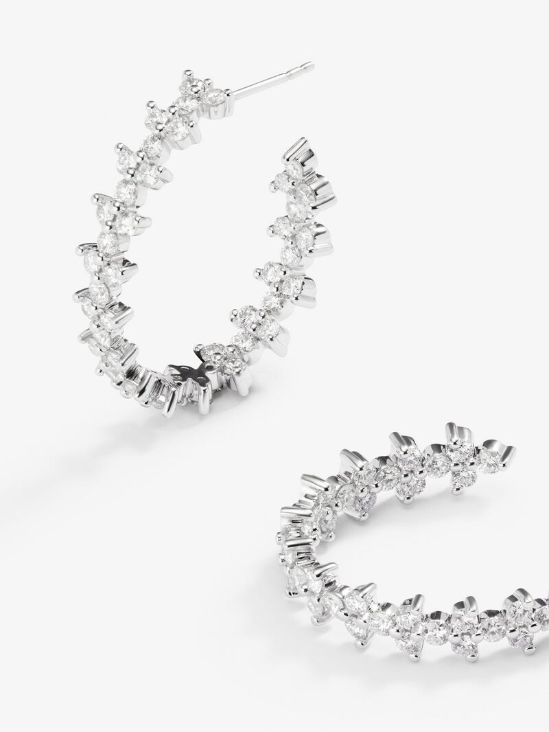 18K white gold hoop earrings with 90 brilliant-cut white diamonds with a total of 2.64 cts image number 3