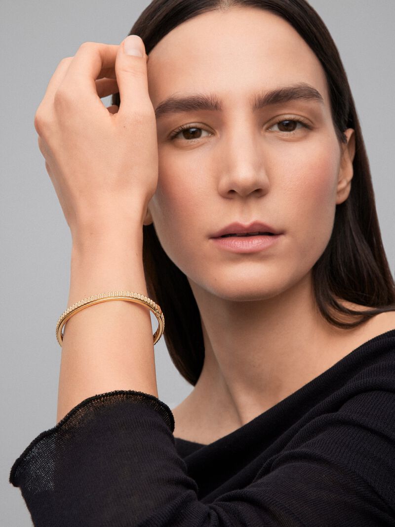 Rigid 18K yellow gold bracelet with 123 brilliant-cut diamonds with a total of 0.3 cts image number 3