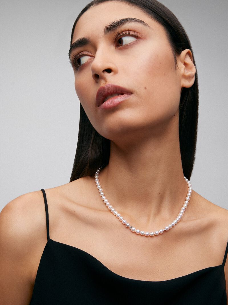 18K white gold necklace with akoya pearls image number 1