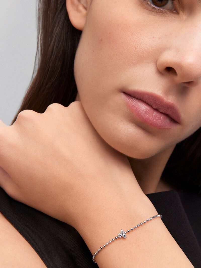 18K white gold bracelet with white diamonds in 0.18 cts image number 3