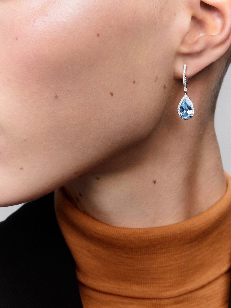 18K white gold hoop earrings with topaz and diamond pendant image number 3
