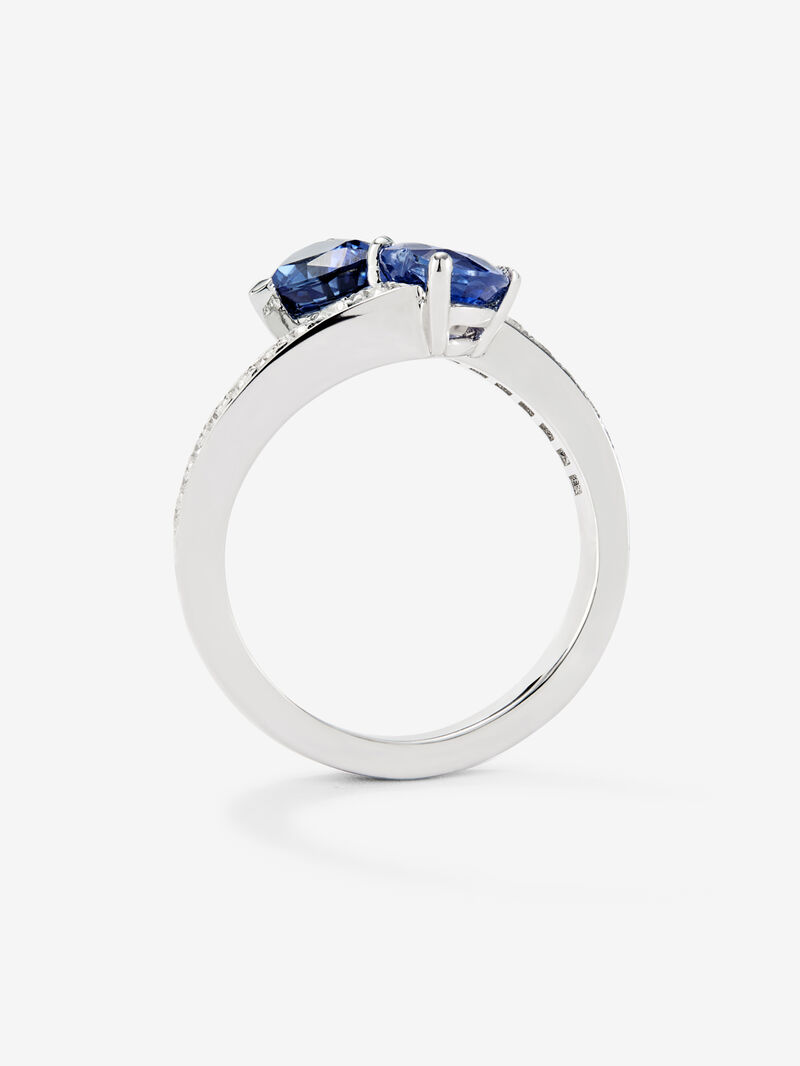 You and me ring in 18K white gold with royal blue sapphires and diamonds image number 4