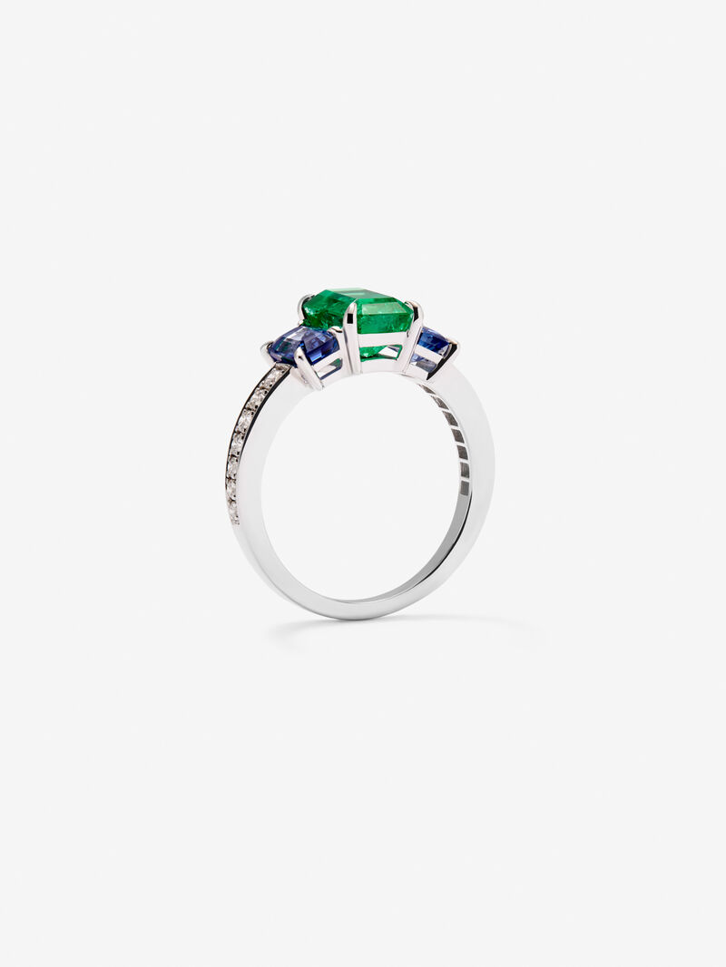 18K White Gold Doing Ring with Green Esmerald in Octagonal Size 1.88 cts, Blue Sapphires in Octagonal Size 1.14 cts and white diamonds in bright size image number 4