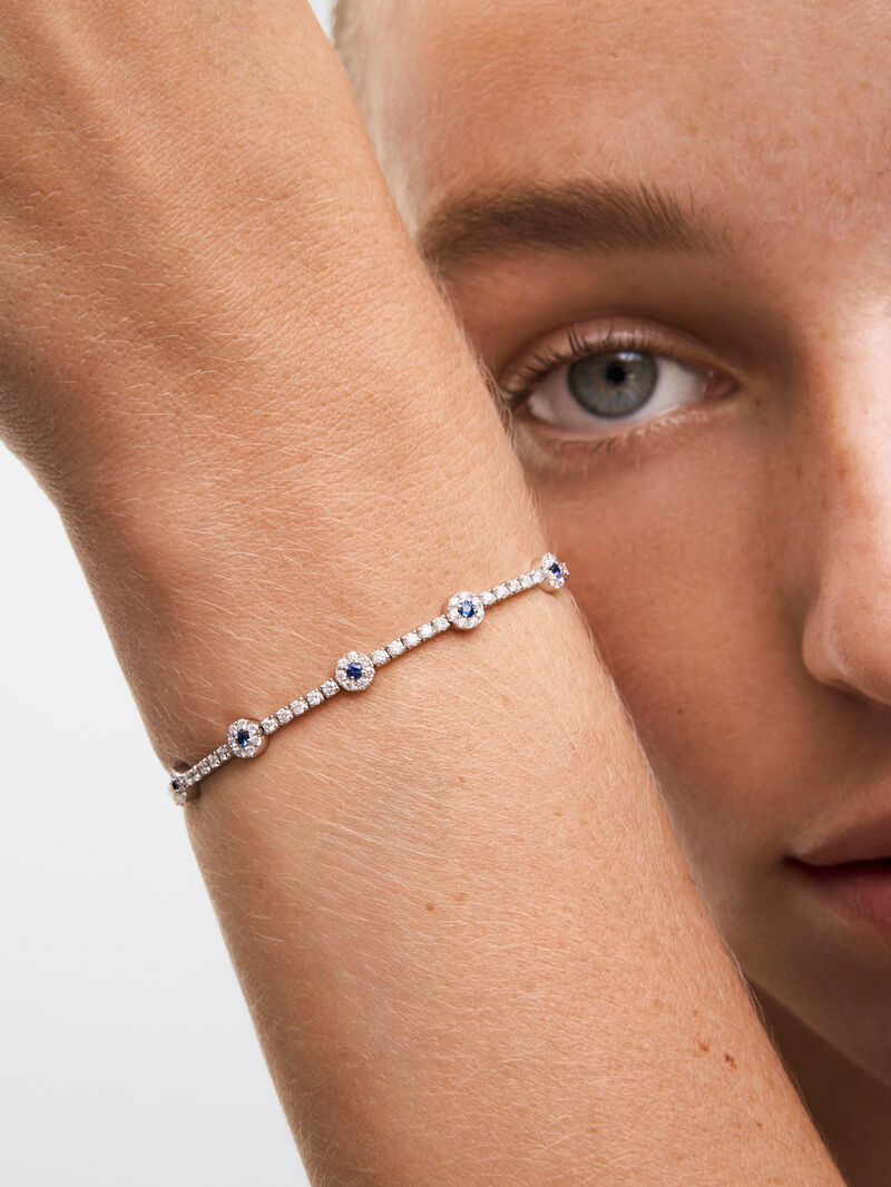 18K white gold bracelet with 143 brilliant-cut diamonds with a total of 1.66 cts and 12 brilliant-cut blue sapphires with a total of 0.5 cts image number 1