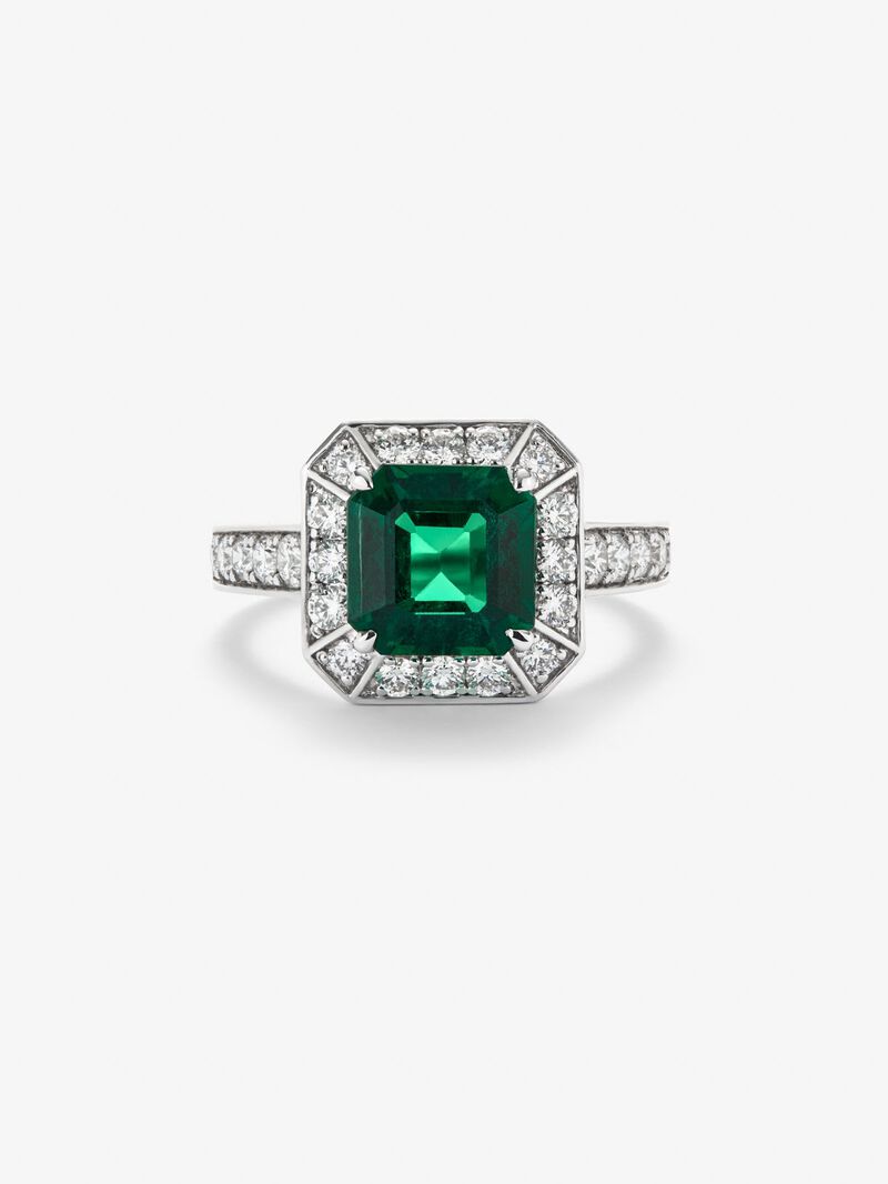 18K white gold ring with emerald cut emerald of 2.6 cts and border and arm of 26 brilliant cut diamonds with a total of 0.7 cts image number 2