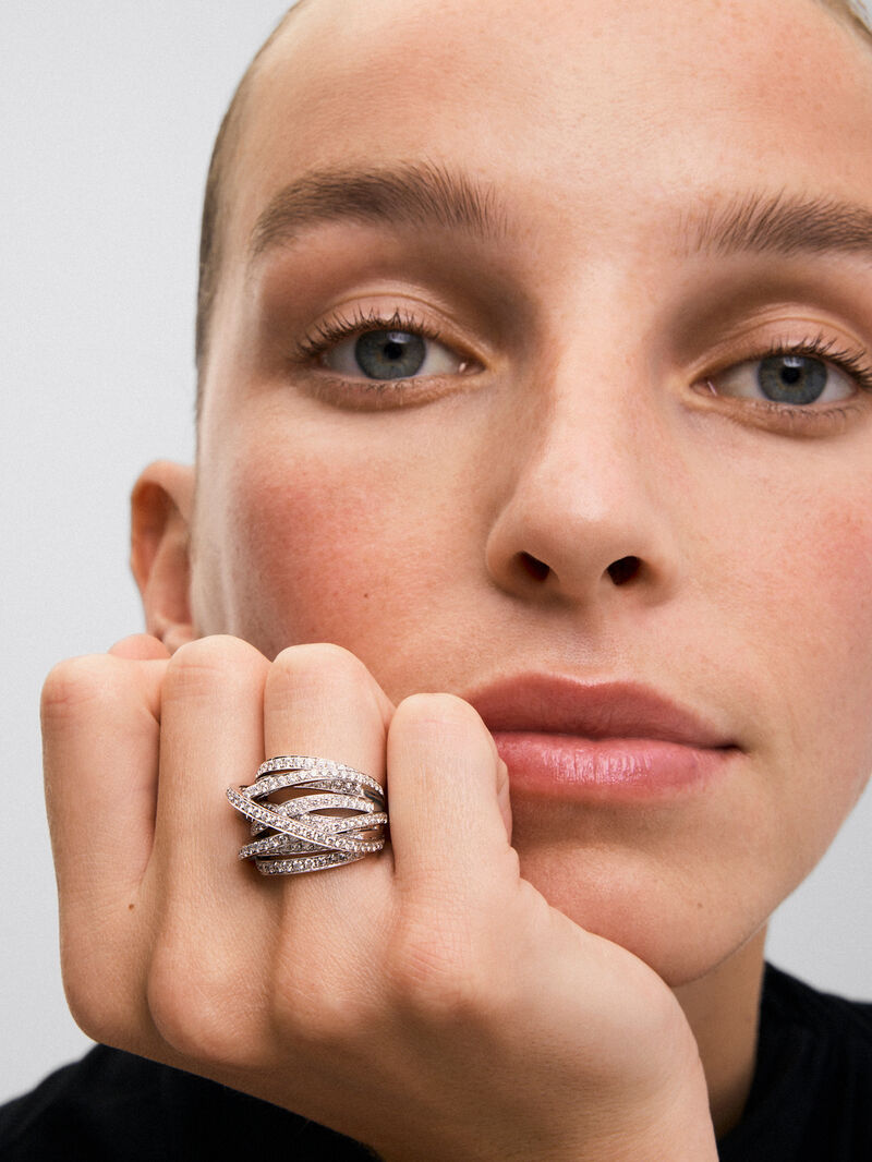 18K white gold multi-arm ring with 185 brilliant-cut diamonds with a total of 2.67 cts image number 3